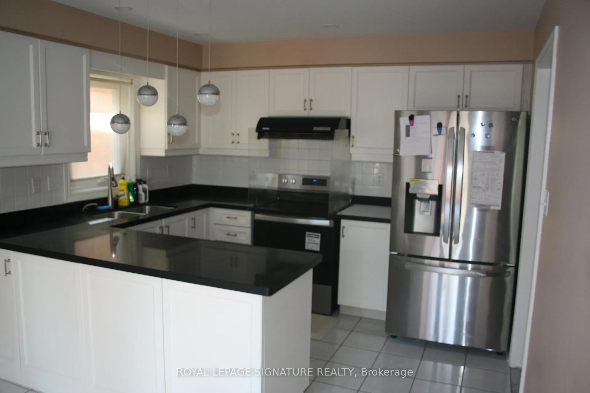 Photo 3 of Unit Upper, 2872 Castlebridge Drive, Mississauga, Central Erin Mills — HOMEH