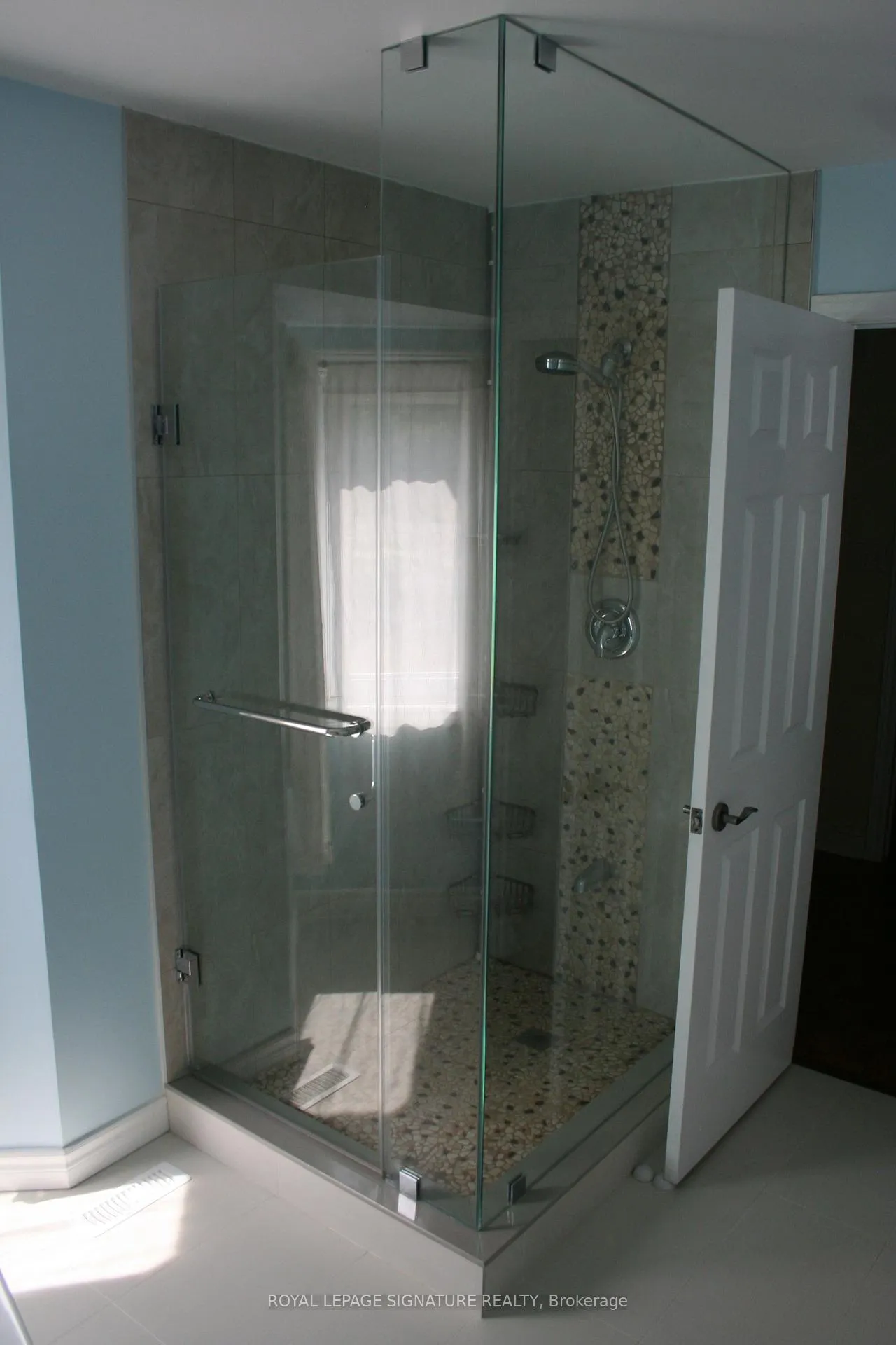 Photo 6 of Unit Upper, 2872 Castlebridge Drive, Mississauga, Central Erin Mills — HOMEH