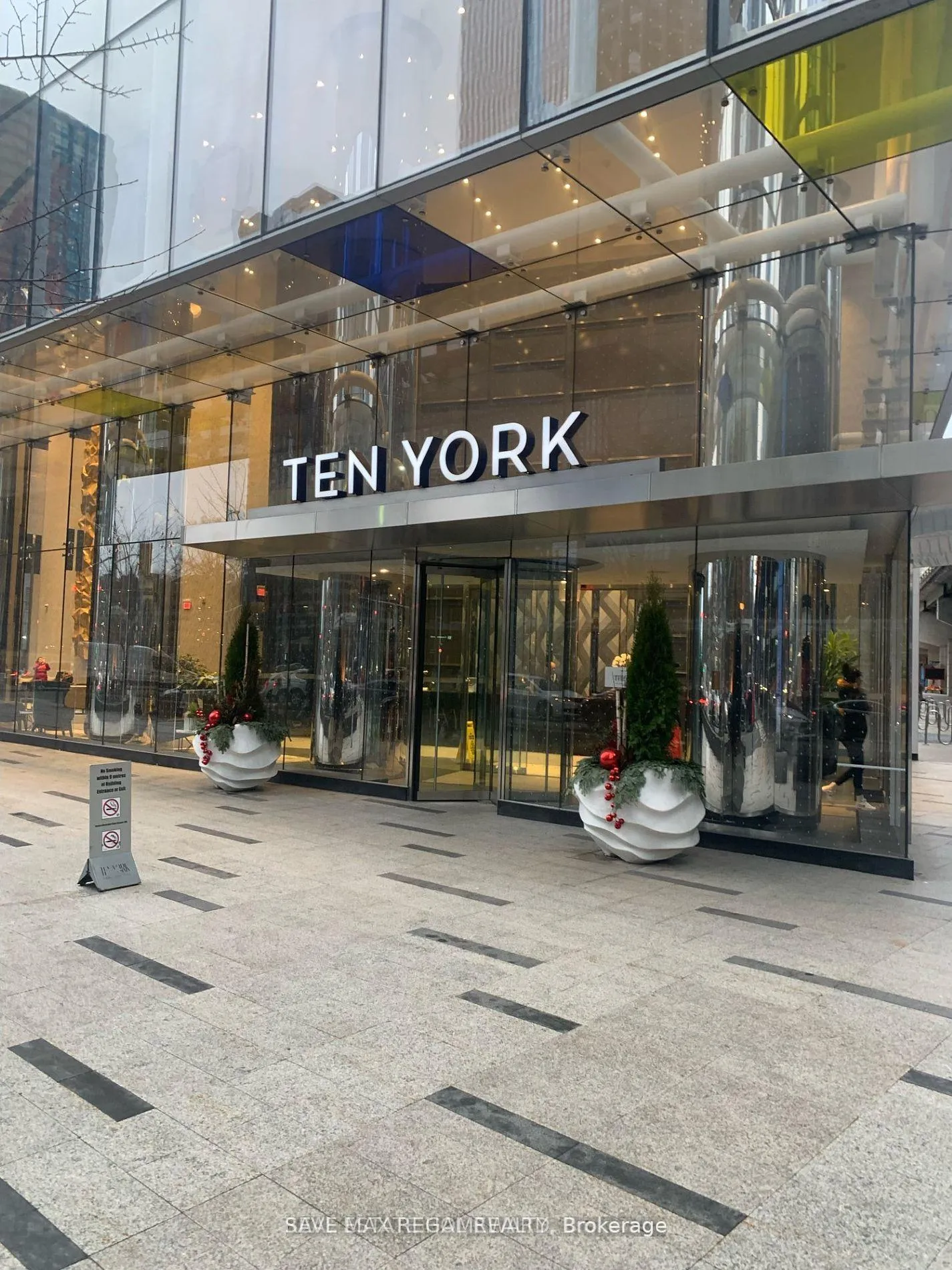 Front of Unit 5301, 10 york Street
