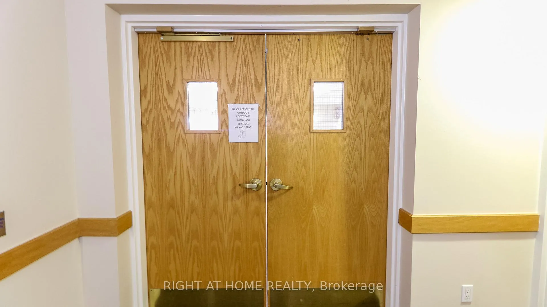 Photo 6 of Unit 311, 94 Dean Avenue, Barrie, Painswick South — HOMEH