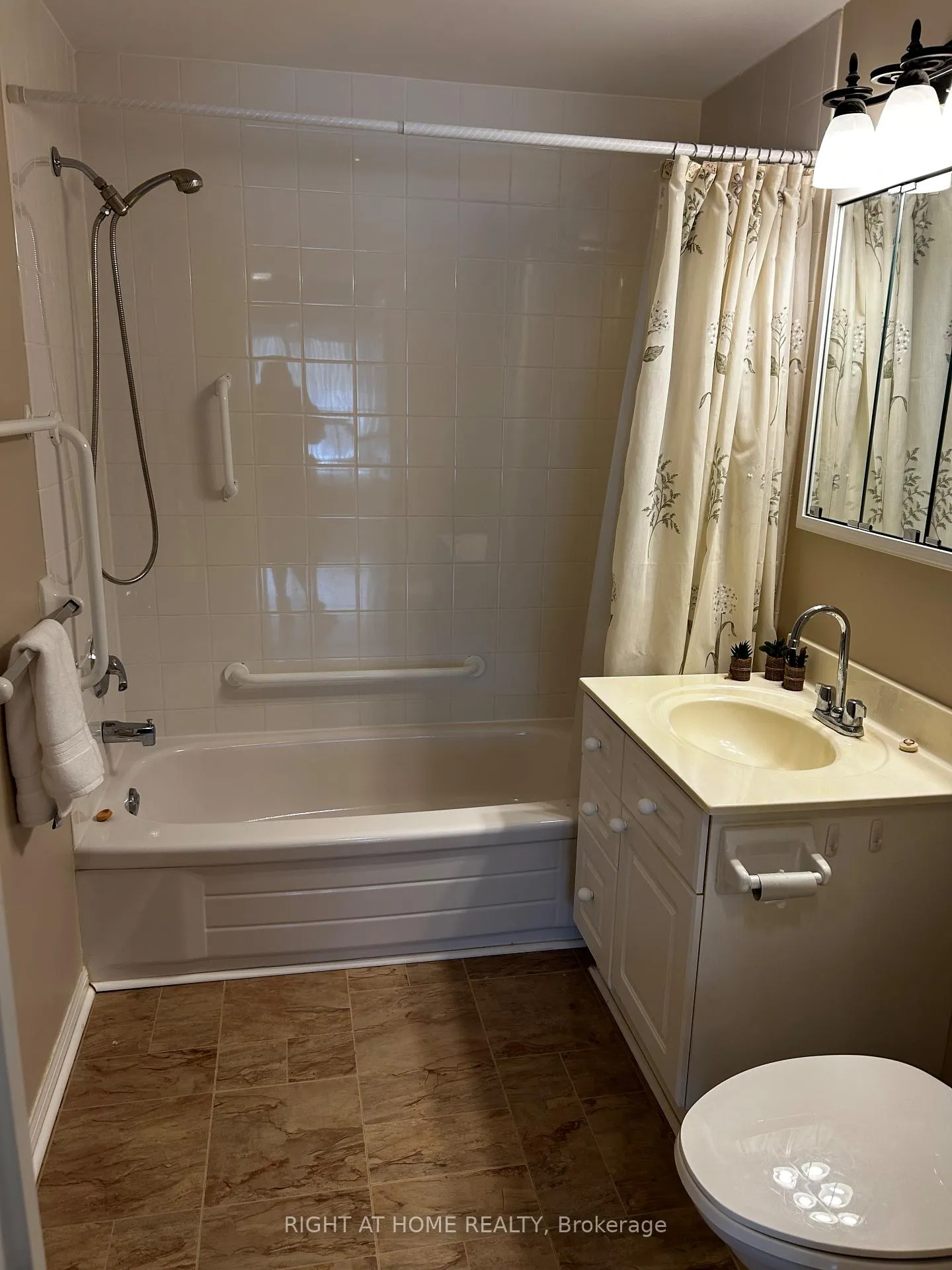 Photo 33 of Unit 311, 94 Dean Avenue, Barrie, Painswick South — HOMEH