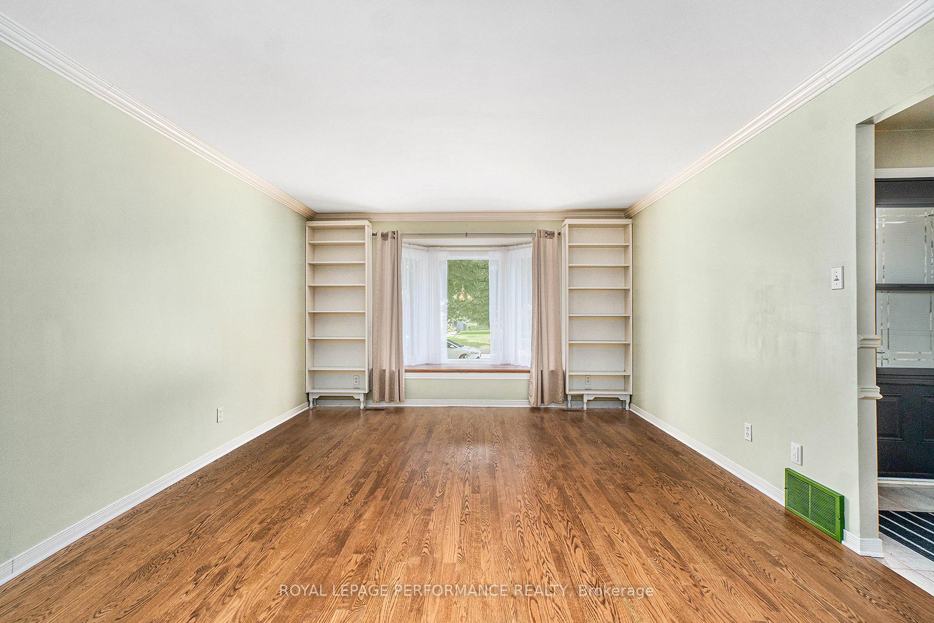 Photo 9 of 572 Dean Drive, Cornwall — HOMEH