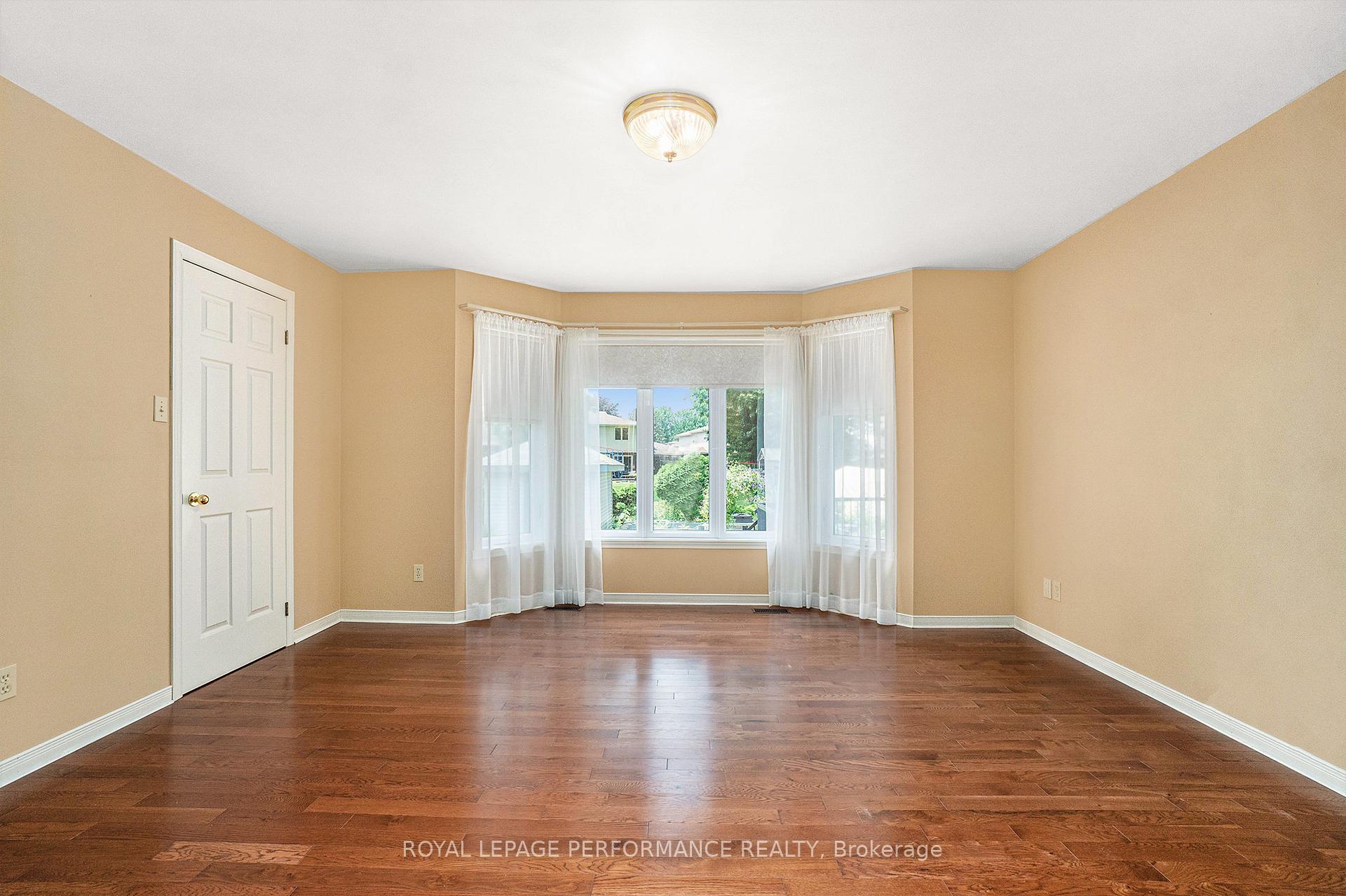 Photo 21 of 572 Dean Drive, Cornwall — HOMEH