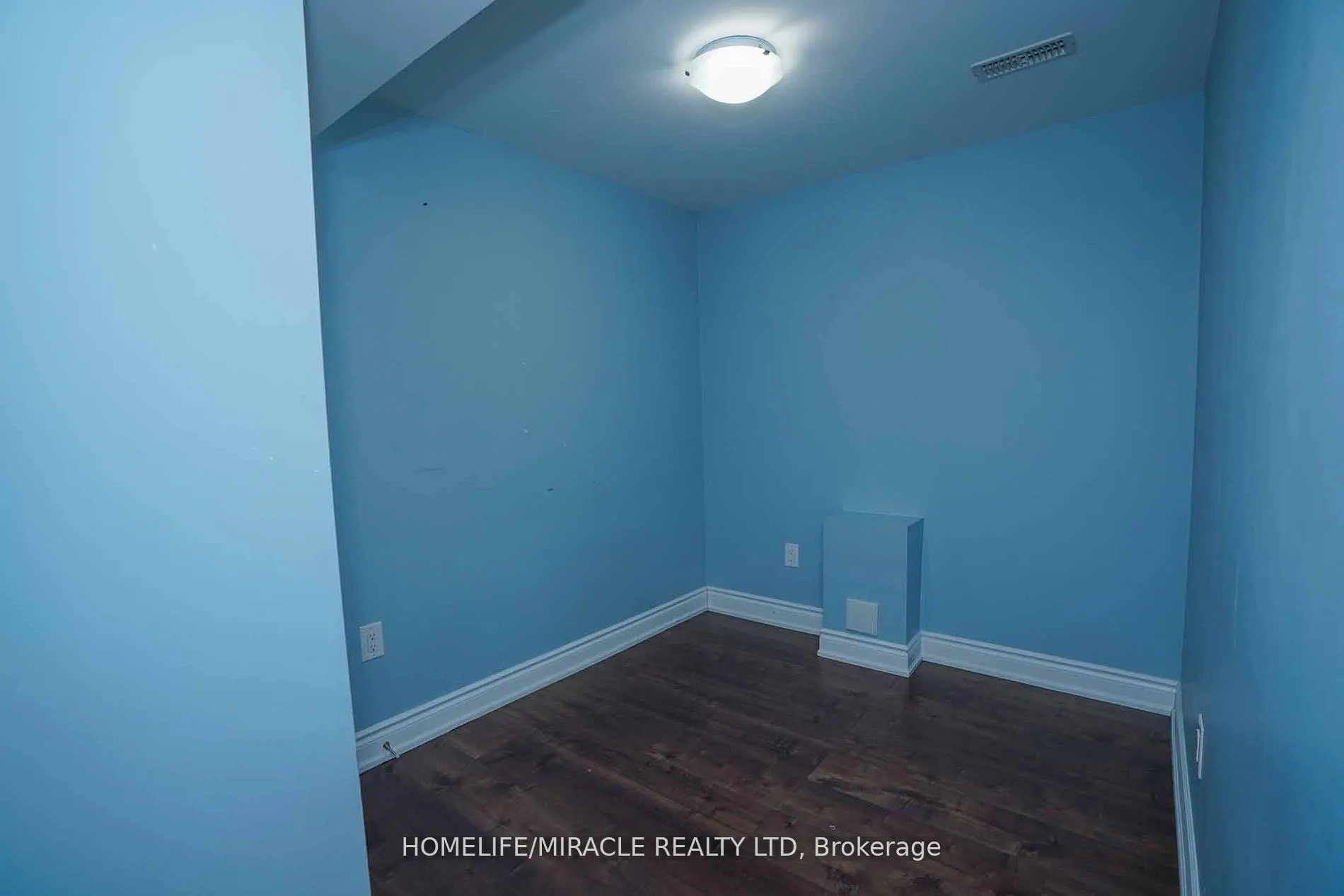 Photo 10 of Unit #Lower, 22 Courtsfield Crescent, Brampton, Fletcher's Meadow — HOMEH