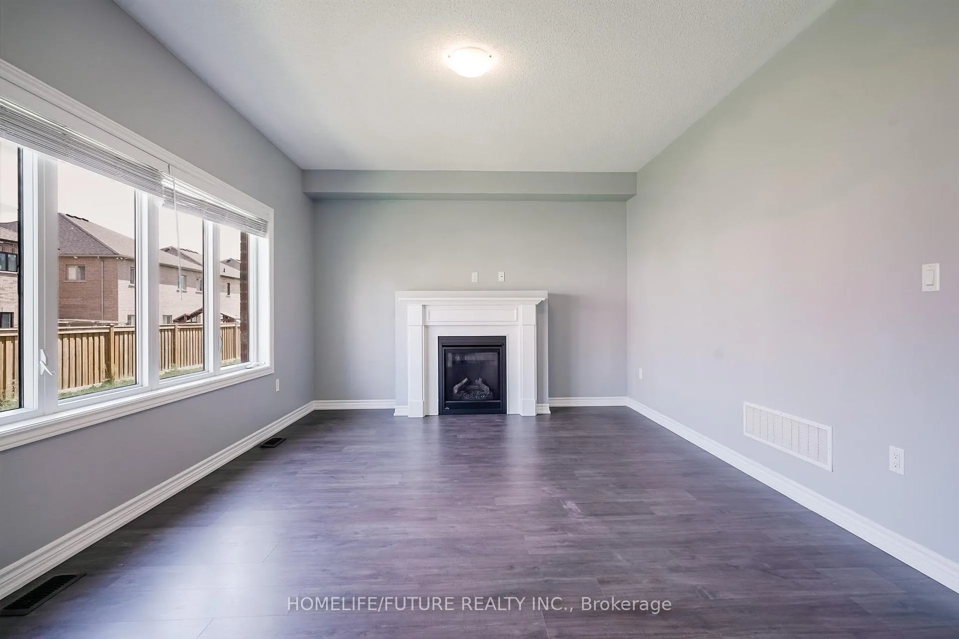 Photo 7 of 51 Arthur McLaughlin Street, Clarington, Bowmanville — HOMEH
