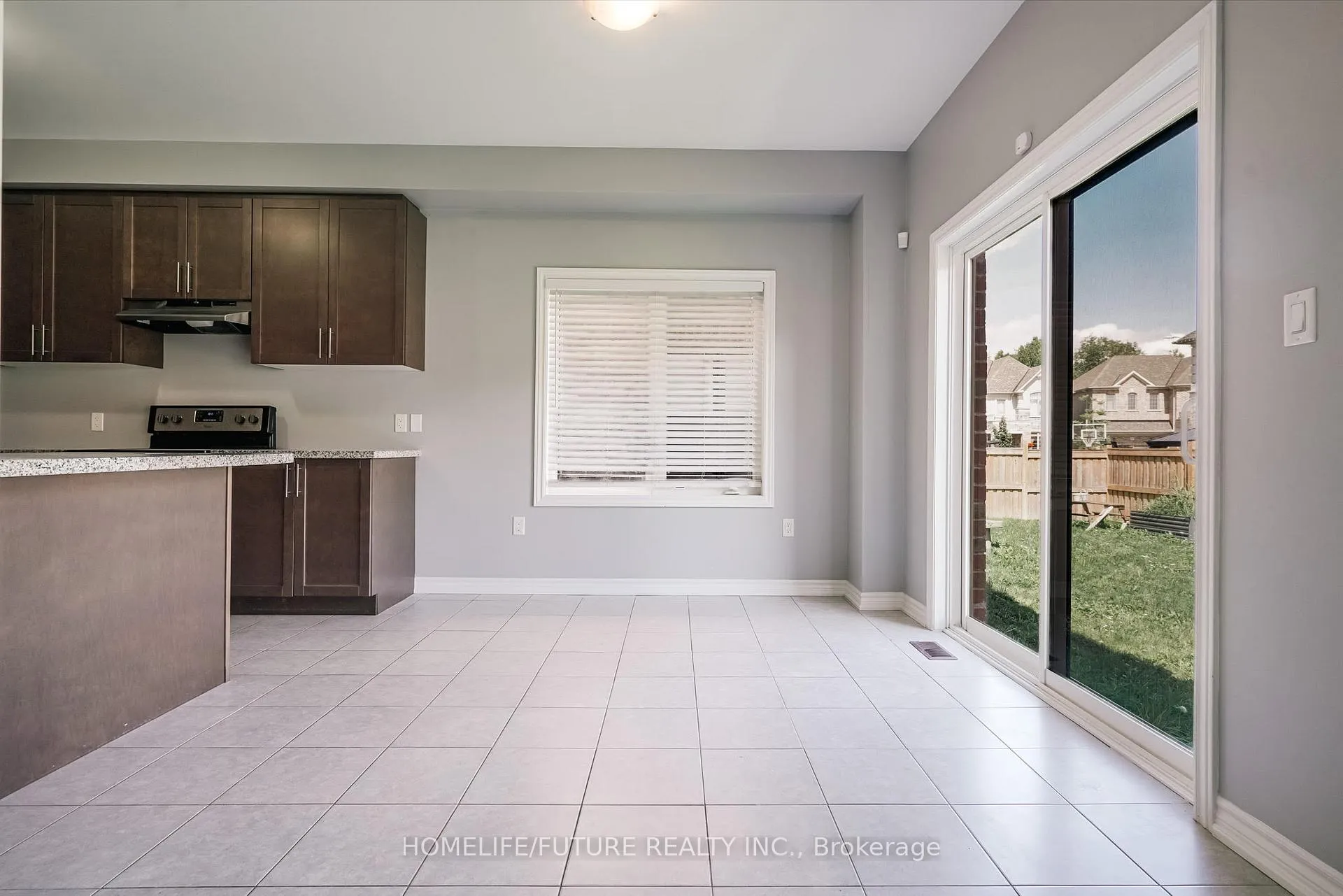 Photo 10 of 51 Arthur McLaughlin Street, Clarington, Bowmanville — HOMEH
