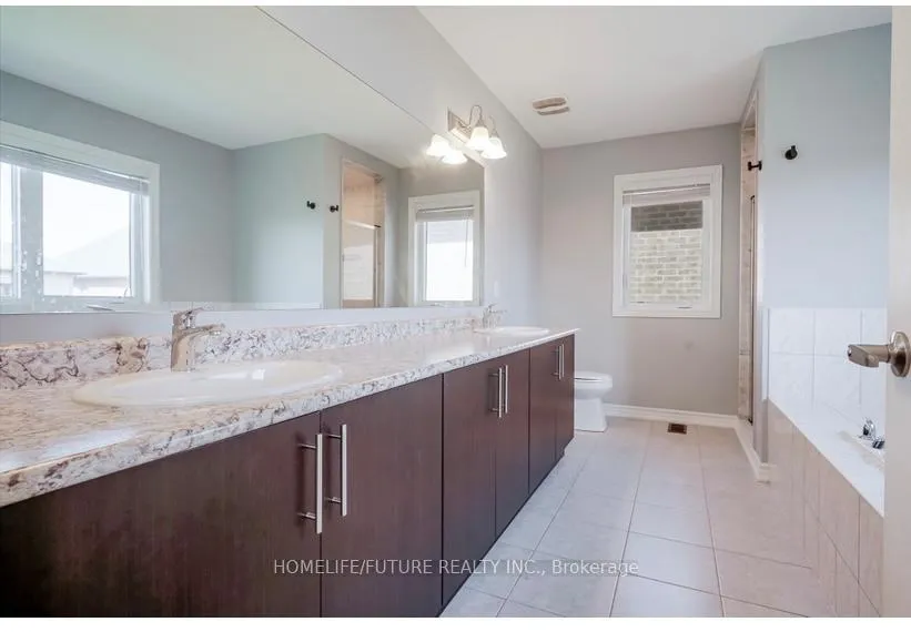 Photo 21 of 51 Arthur McLaughlin Street, Clarington, Bowmanville — HOMEH