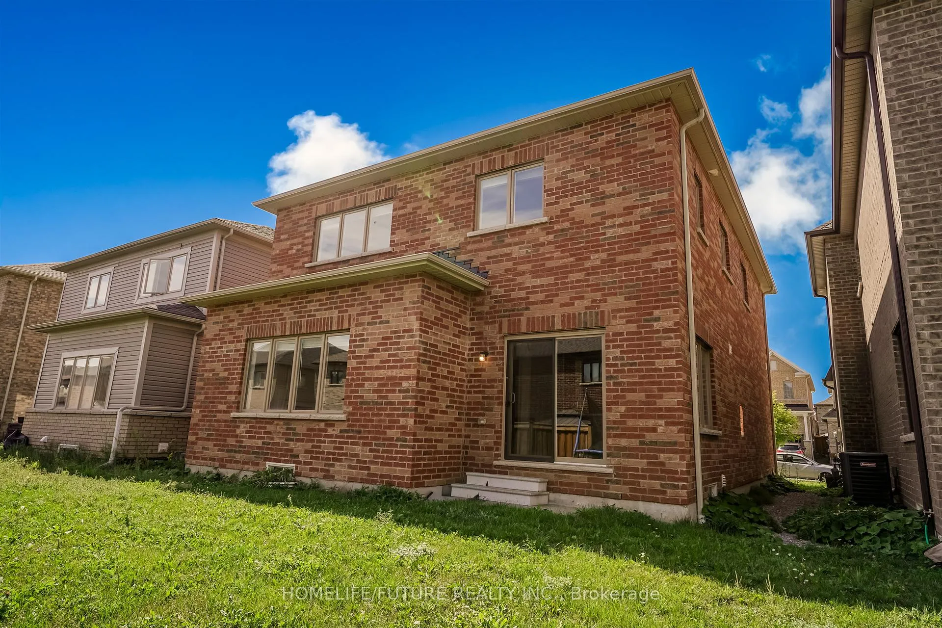 Photo 26 of 51 Arthur McLaughlin Street, Clarington, Bowmanville — HOMEH