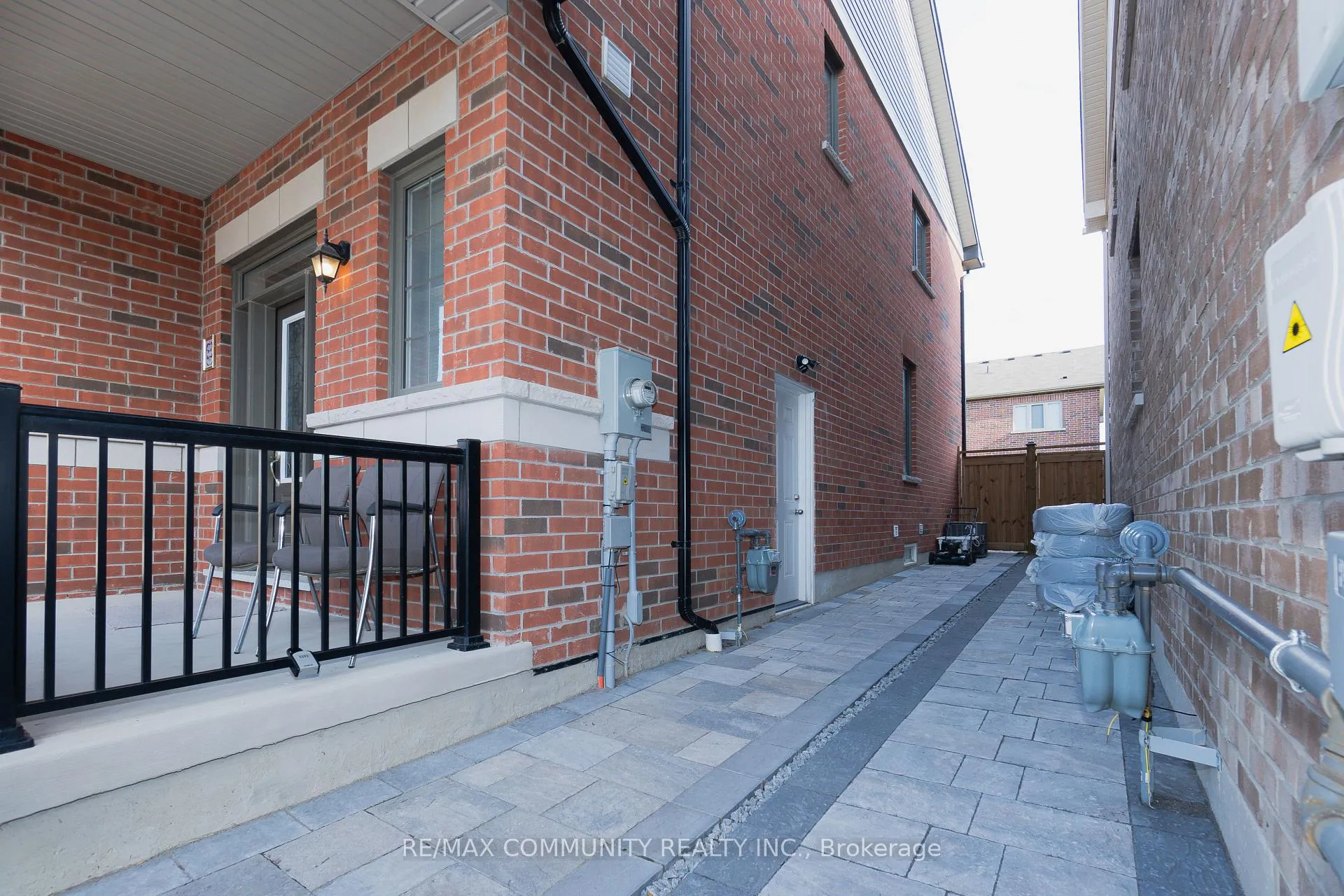 Photo 2 of 53 Cisco Drive, Whitby, Lynde Creek — HOMEH