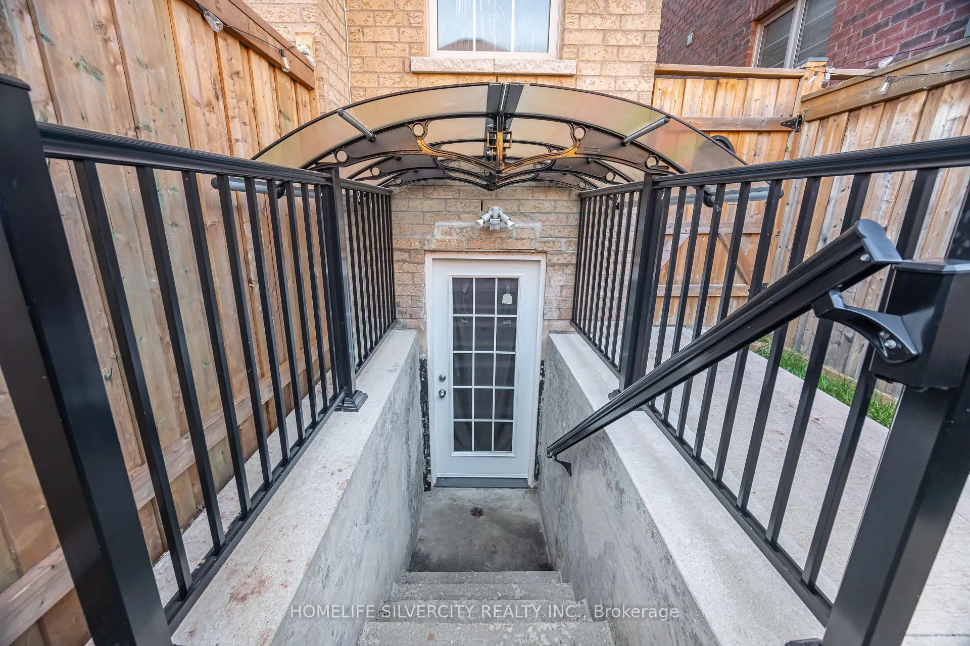 Photo 7 of Unit Bsmt, 25 Lyle Way, Brampton, Credit Valley — HOMEH