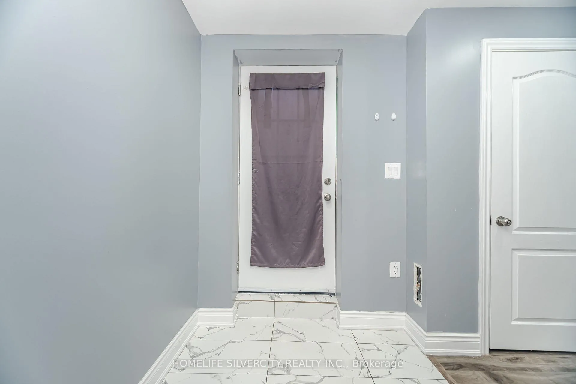 Photo 8 of Unit Bsmt, 25 Lyle Way, Brampton, Credit Valley — HOMEH