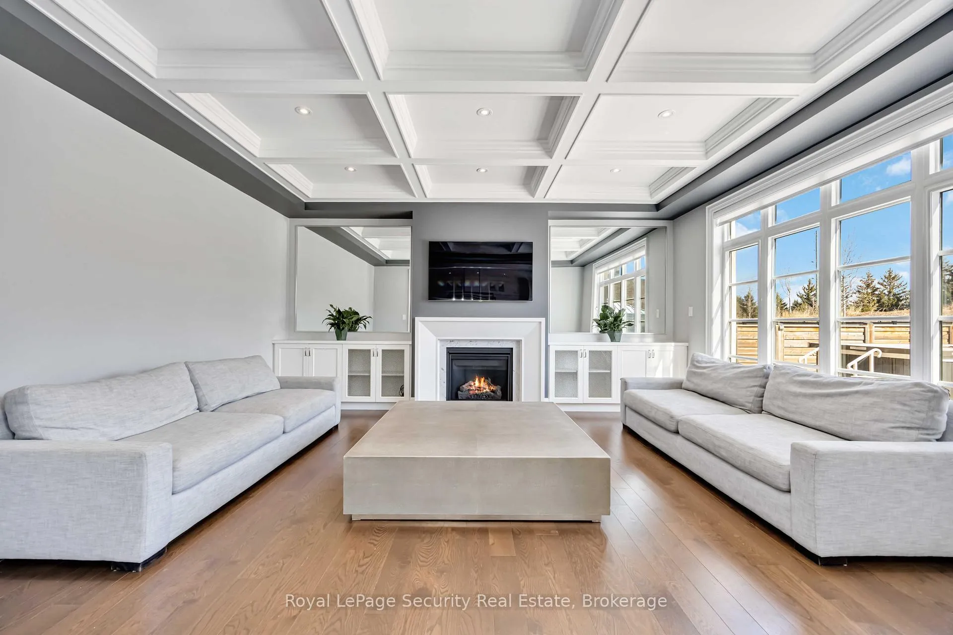 Photo 5 of 39 Endless Circle, Vaughan, Kleinburg — HOMEH