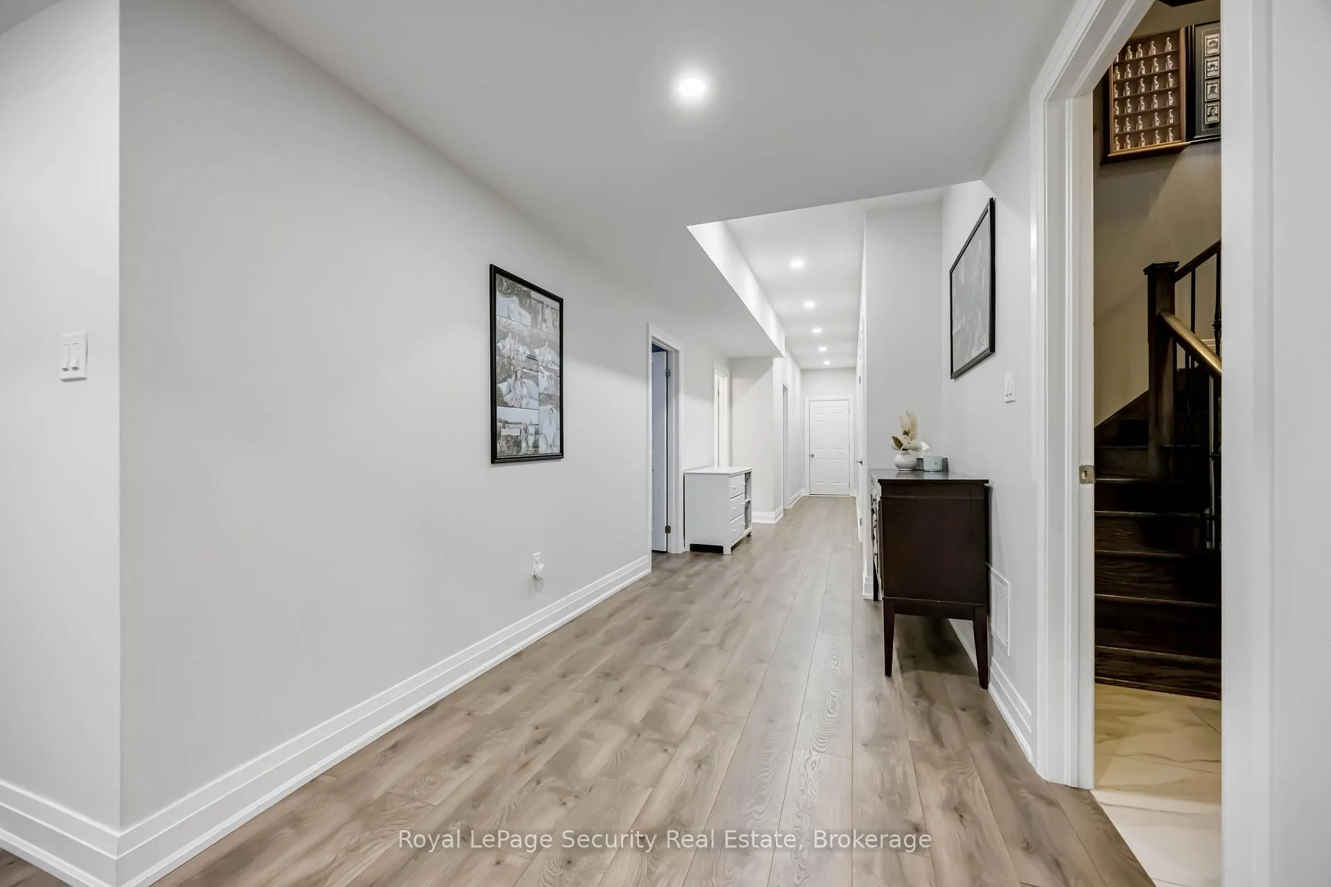 Photo 23 of 39 Endless Circle, Vaughan, Kleinburg — HOMEH