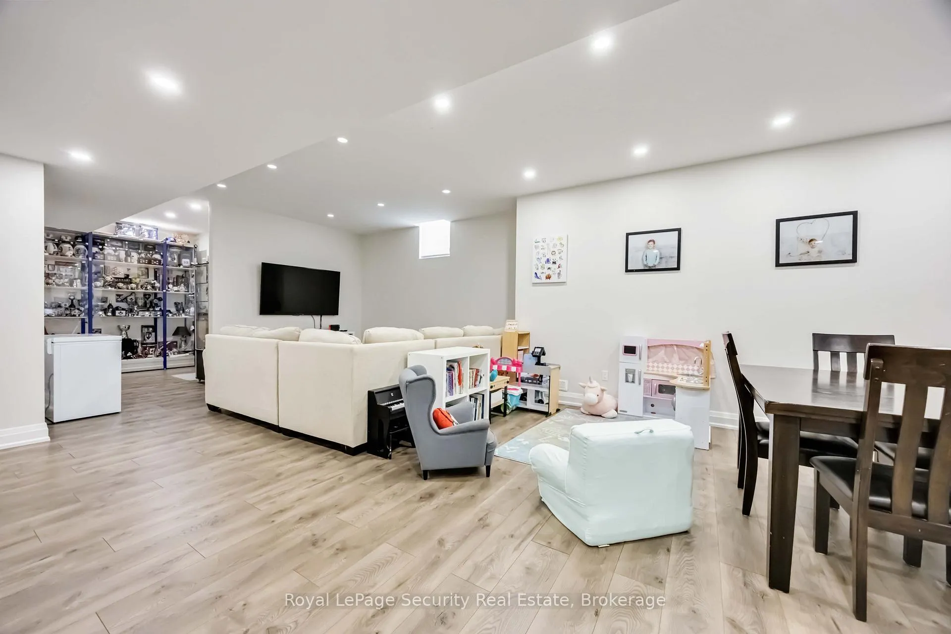 Photo 24 of 39 Endless Circle, Vaughan, Kleinburg — HOMEH