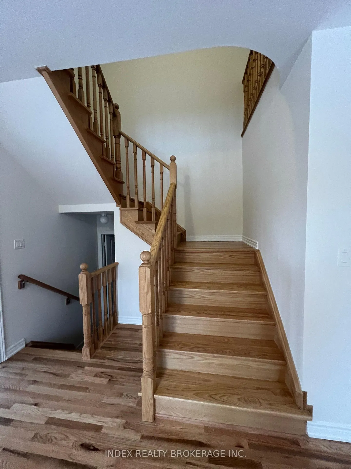 Photo 10 of 299 Trillium Court, Shelburne — HOMEH