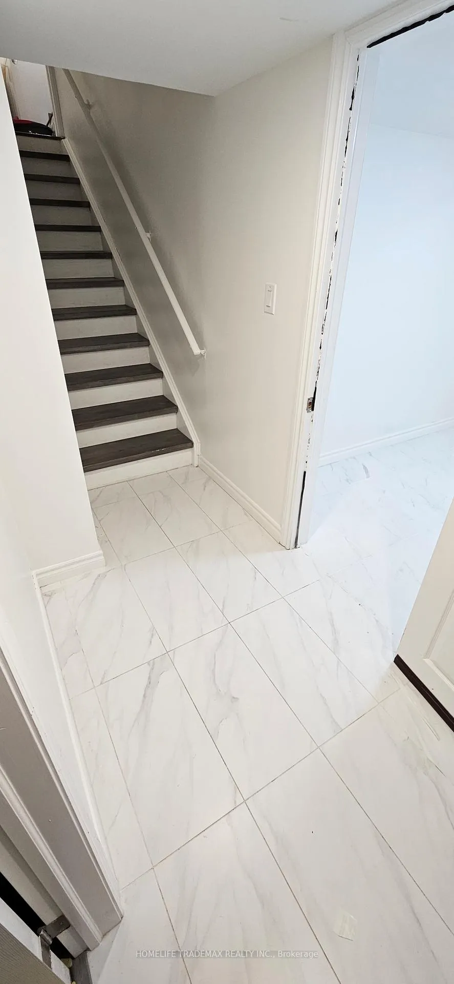 Photo 3 of Unit Bsmt, 1 Reign Lane, Markham, Cedarwood — HOMEH