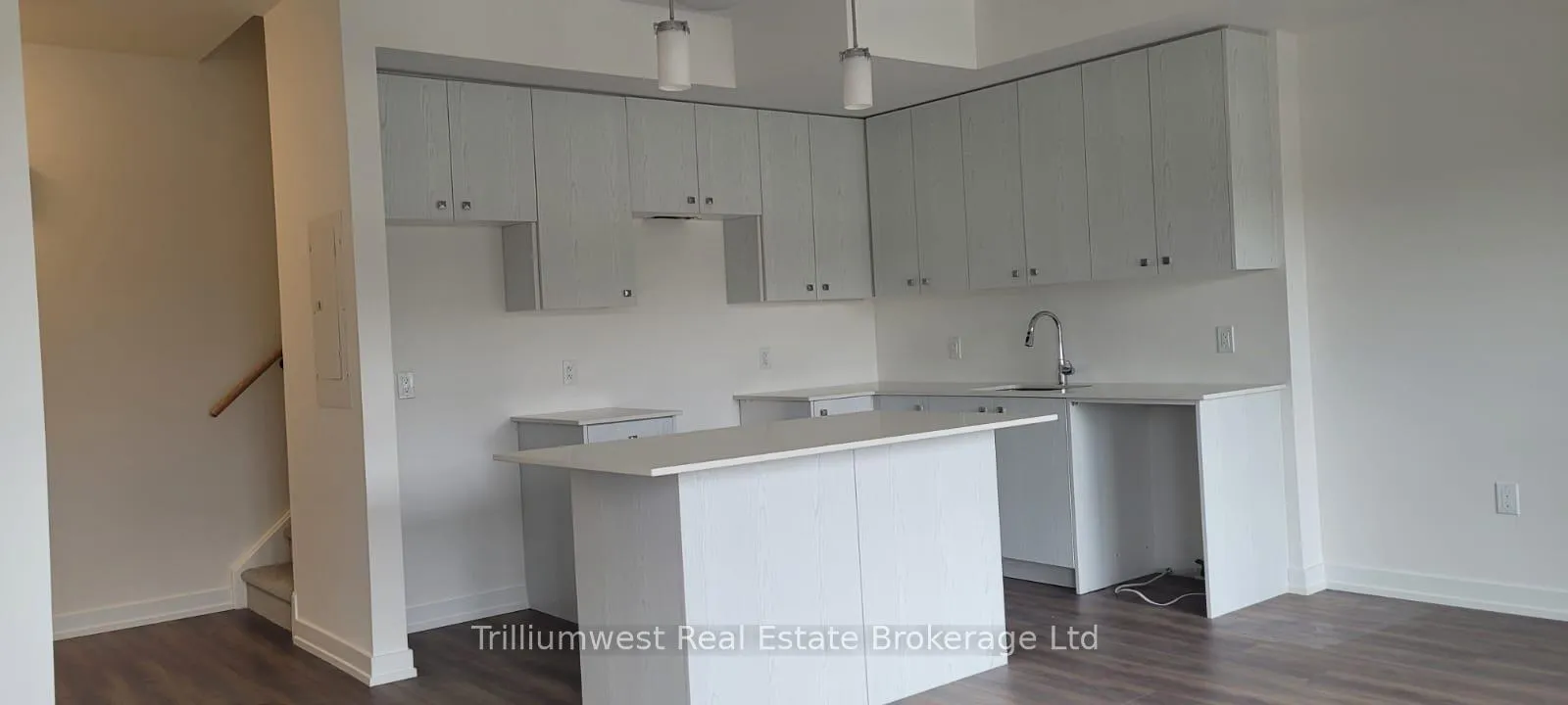 Photo 3 of Unit D12, 10 Palace Street, Kitchener — HOMEH