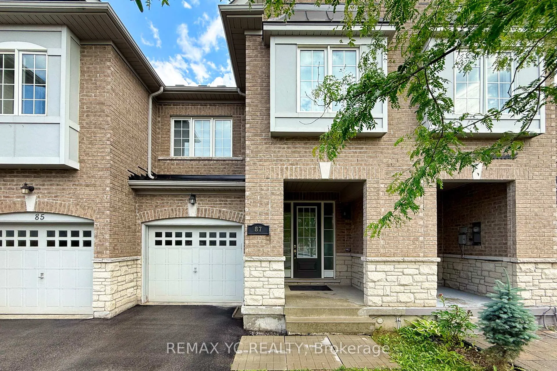 Photo 2 of 87 Chayna Crescent, Vaughan, Patterson — HOMEH