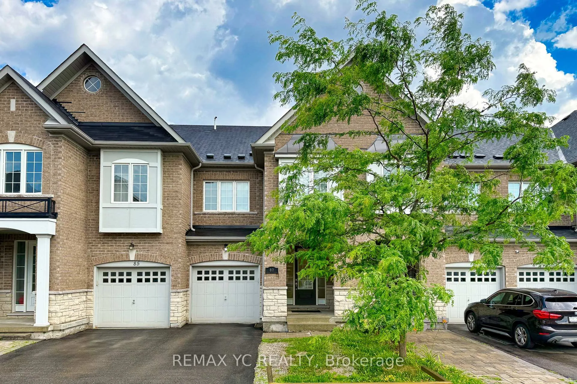Photo 3 of 87 Chayna Crescent, Vaughan, Patterson — HOMEH