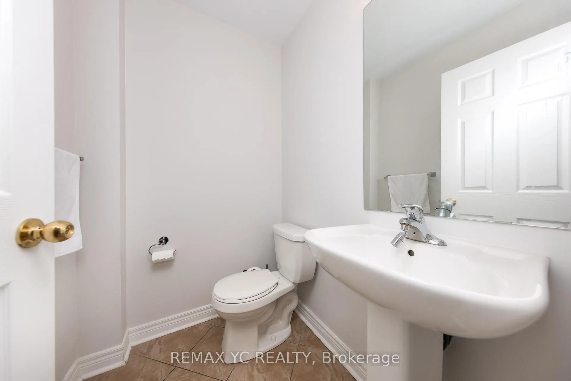 Photo 15 of 87 Chayna Crescent, Vaughan, Patterson — HOMEH