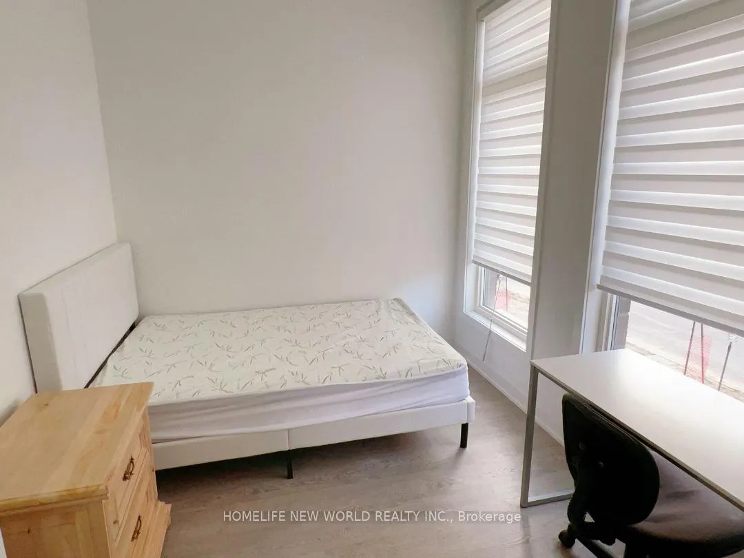 Photo 5 of 72 Hooyo Terr, Toronto, Englemount-Lawrence — HOMEH