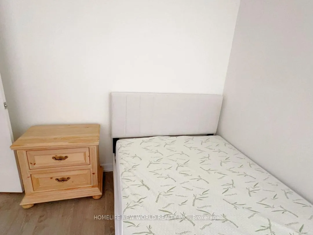 Photo 6 of 72 Hooyo Terr, Toronto, Englemount-Lawrence — HOMEH