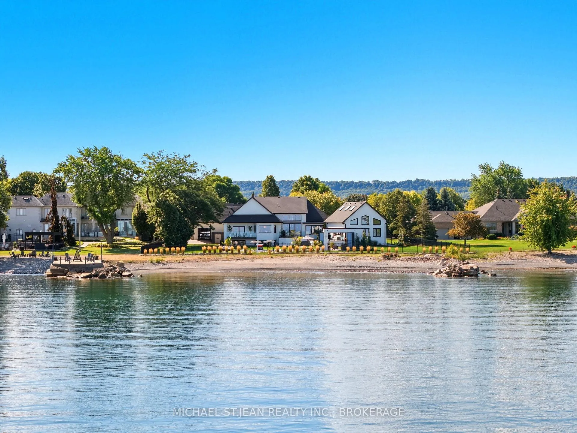 Photo 5 of 9 Lochside Drive, Hamilton, Stoney Creek — HOMEH