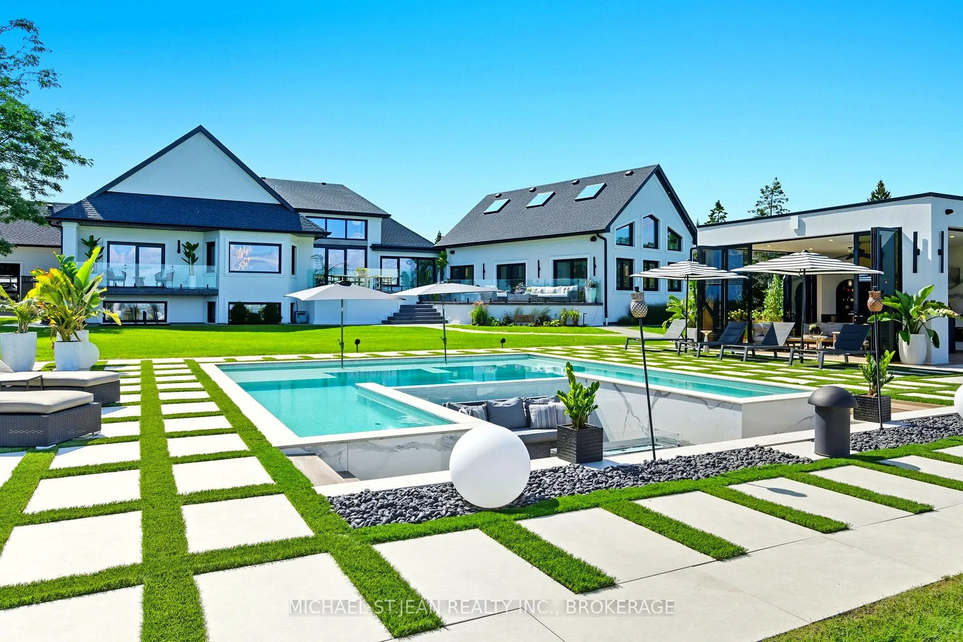 Photo 9 of 9 Lochside Drive, Hamilton, Stoney Creek — HOMEH