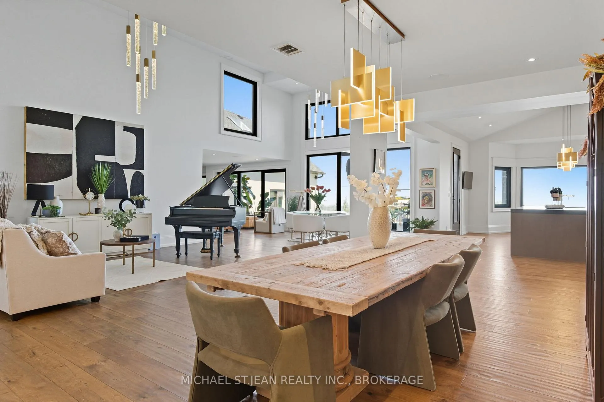 Photo 17 of 9 Lochside Drive, Hamilton, Stoney Creek — HOMEH