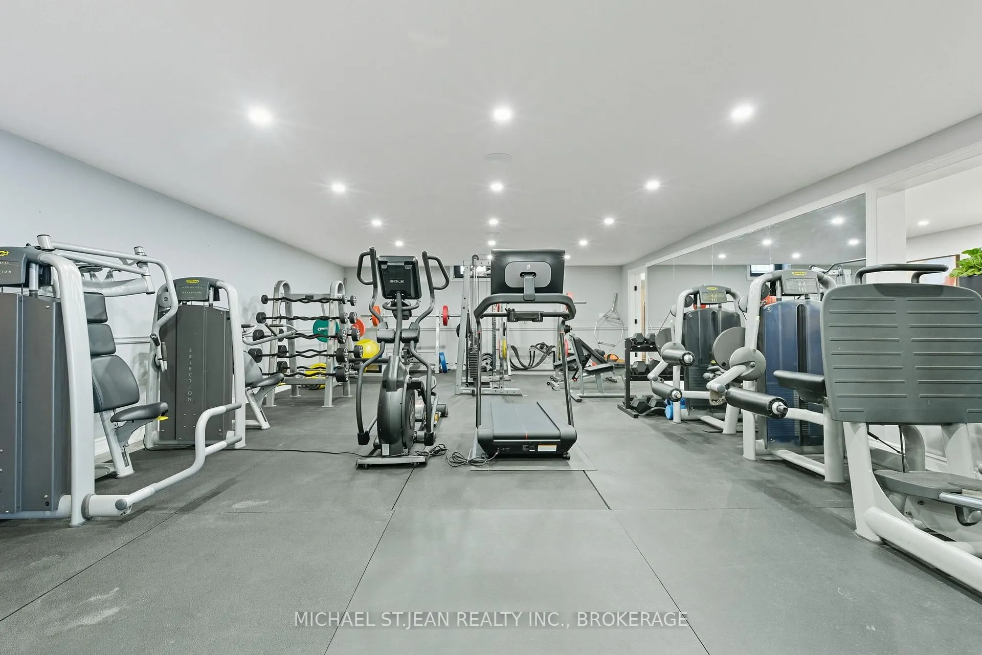 Photo 40 of 9 Lochside Drive, Hamilton, Stoney Creek — HOMEH