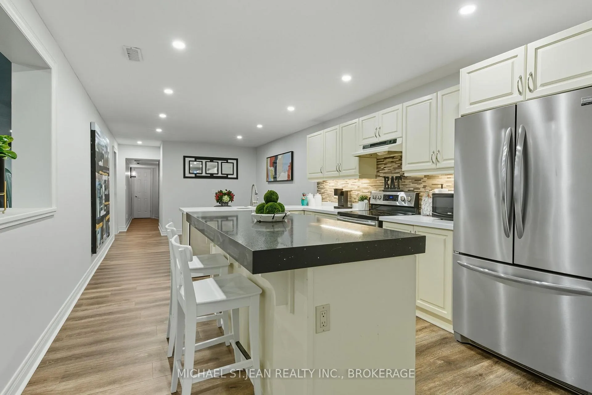 Photo 41 of 9 Lochside Drive, Hamilton, Stoney Creek — HOMEH