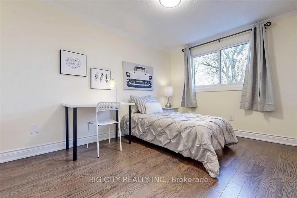 Photo 14 of 7 Woodglen Way, Markham, Unionville — HOMEH