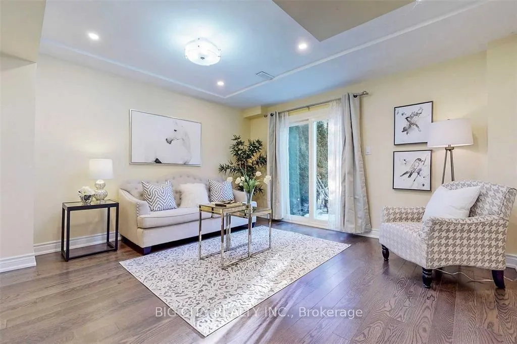 Photo 17 of 7 Woodglen Way, Markham, Unionville — HOMEH