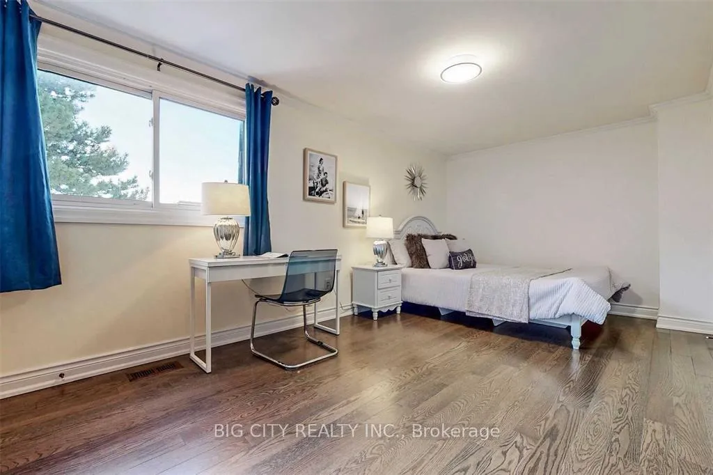 Photo 18 of 7 Woodglen Way, Markham, Unionville — HOMEH