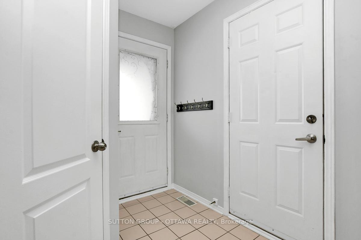 Photo 3 of 94 Crampton Drive, Carleton Place — HOMEH