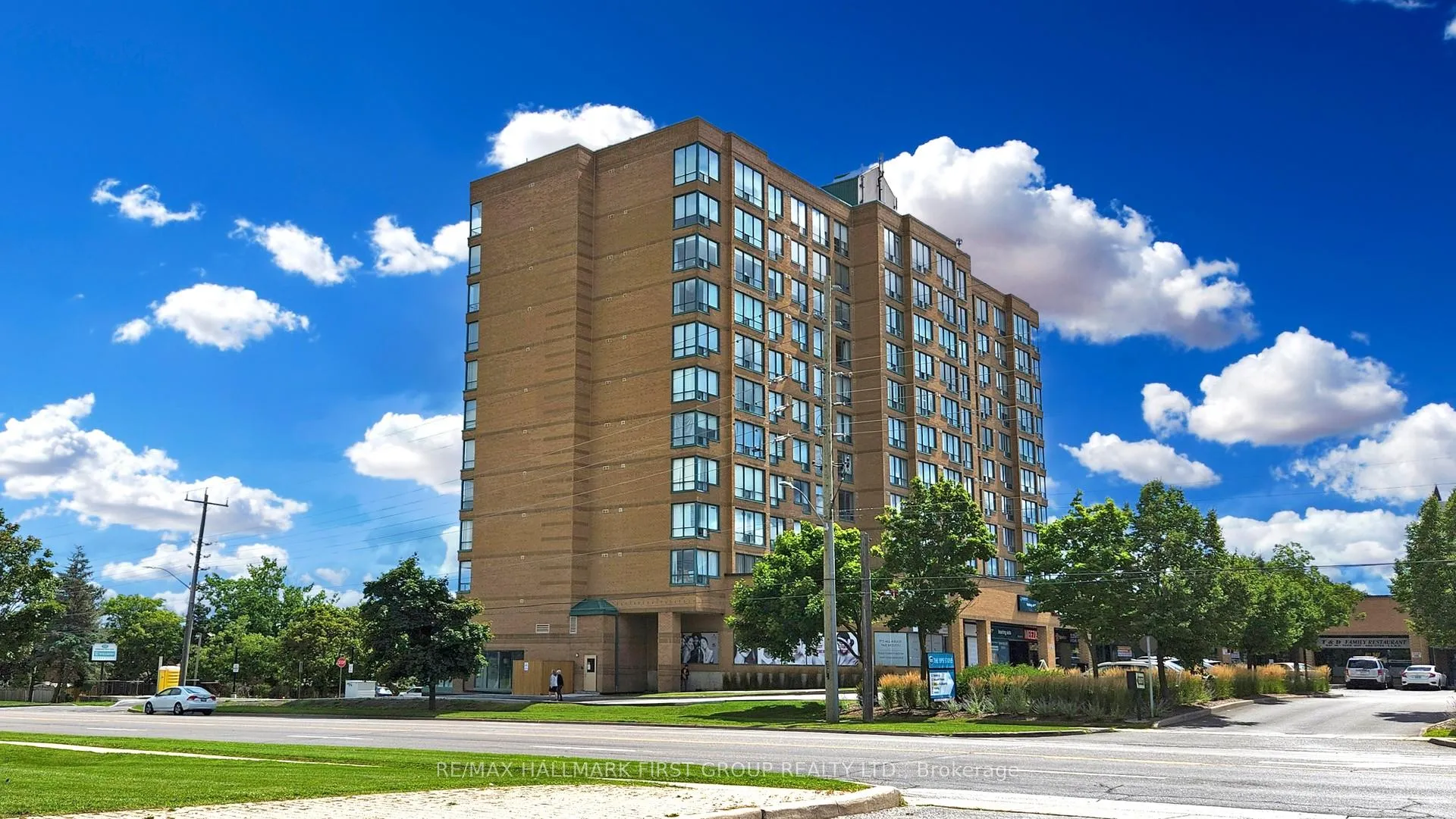 Front of Unit 508, 711 Rossland Road