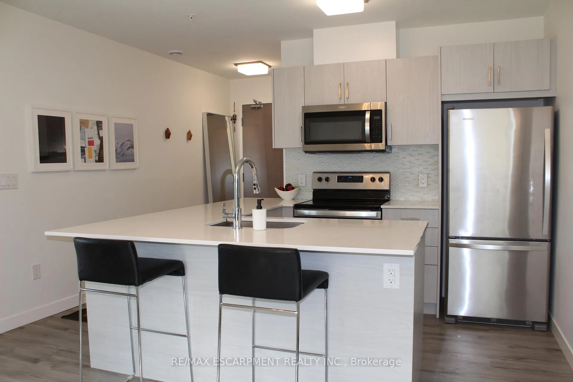 Photo 3 of Unit 308, 479 Charlton Avenue E, Hamilton, Stinson — HOMEH