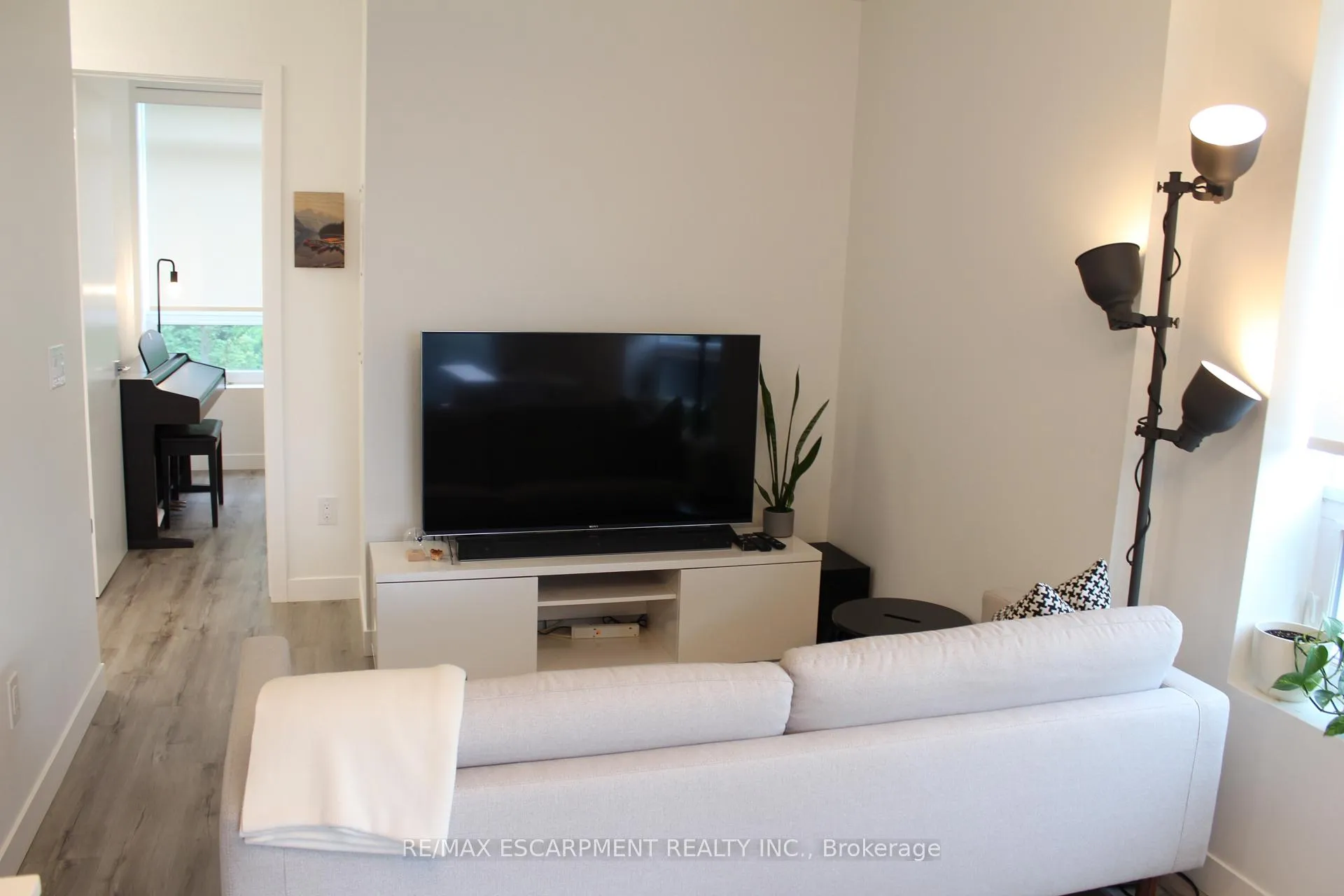 Photo 5 of Unit 308, 479 Charlton Avenue E, Hamilton, Stinson — HOMEH