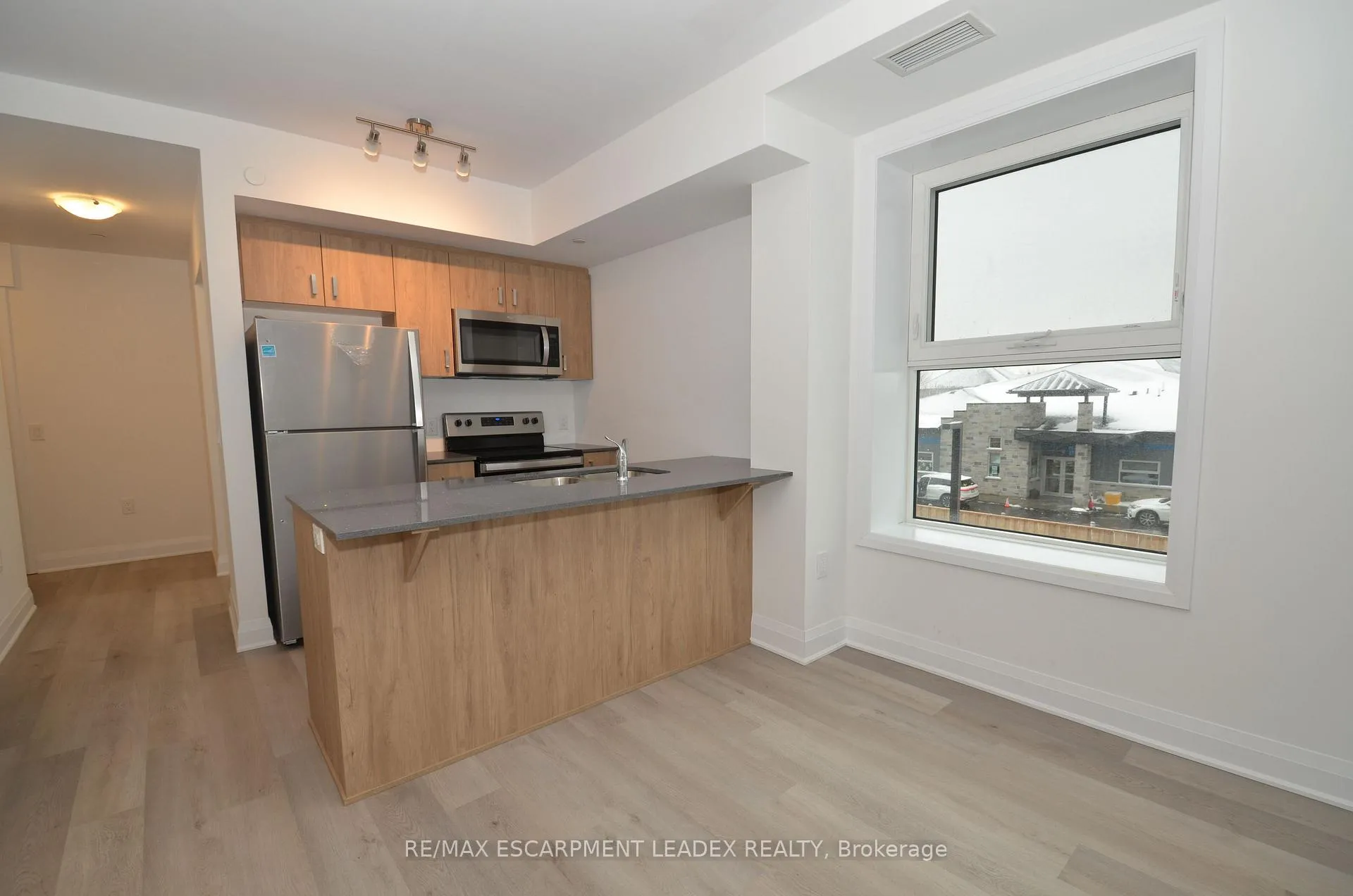Photo 5 of Unit 205, 1936 Rymal Road E, Hamilton, Stoney Creek Mountain — HOMEH