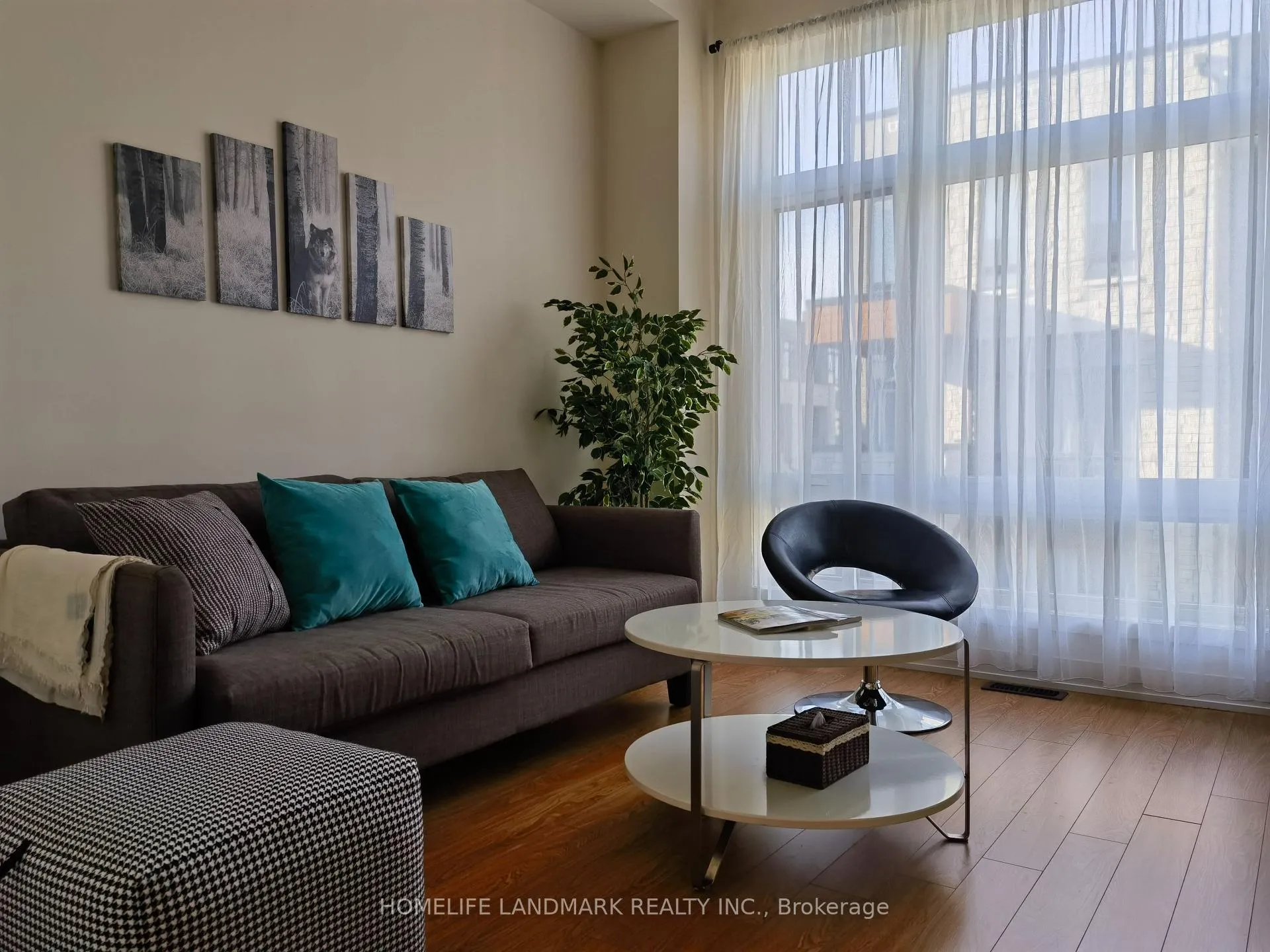 Photo 3 of 38 Benoit Street, Vaughan, Vellore Village — HOMEH