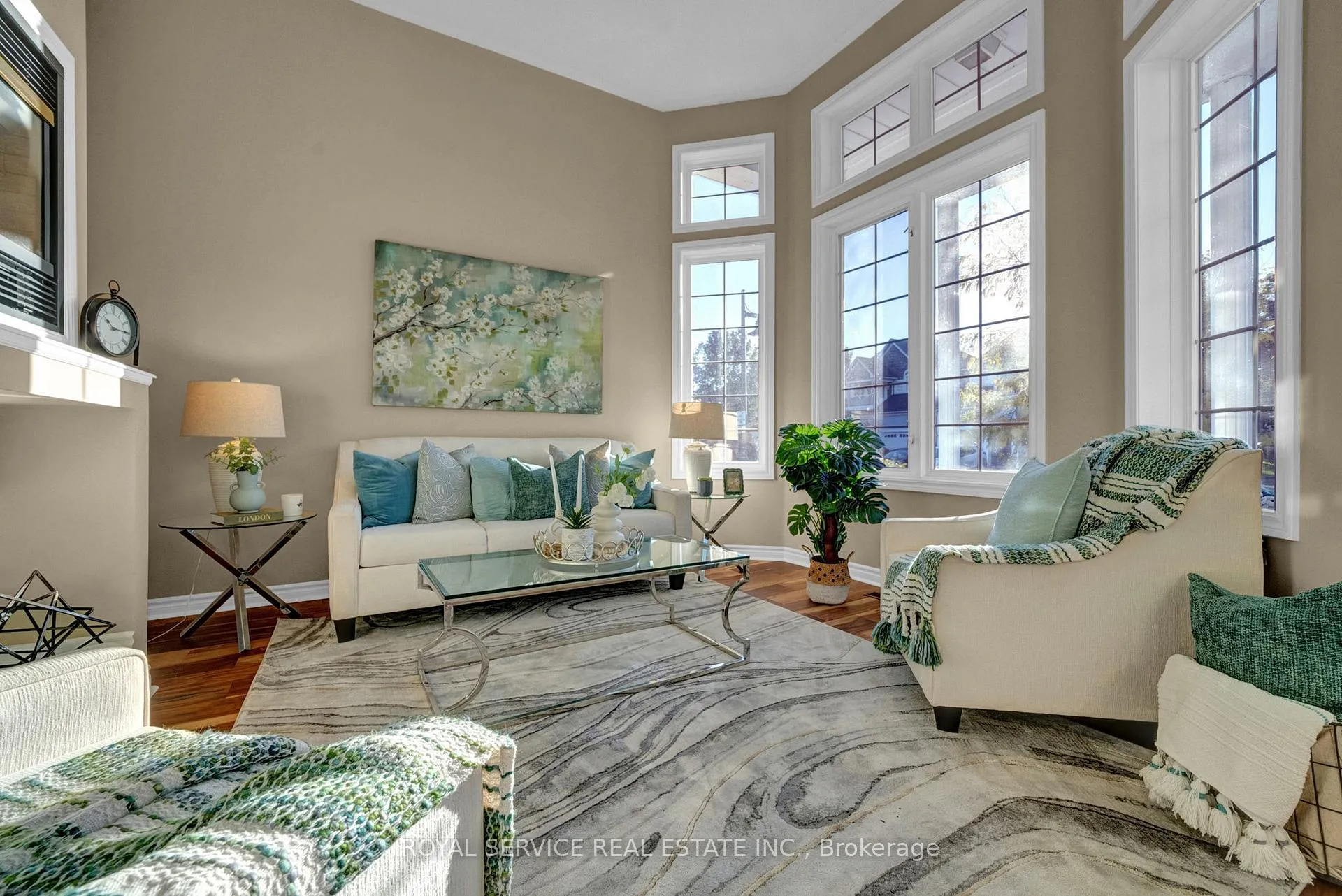 Photo 5 of 86 Carveth Crescent, Clarington, Newcastle — HOMEH