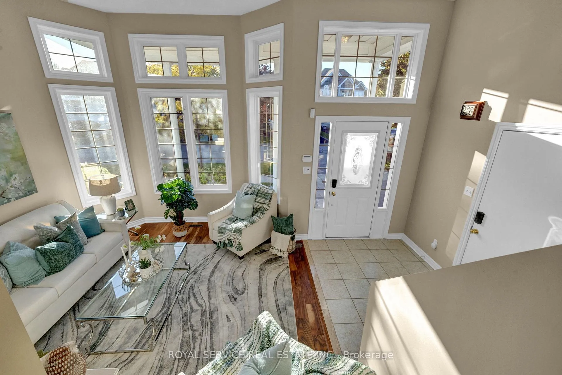 Photo 7 of 86 Carveth Crescent, Clarington, Newcastle — HOMEH