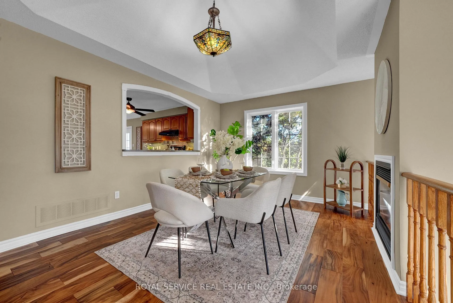Photo 8 of 86 Carveth Crescent, Clarington, Newcastle — HOMEH