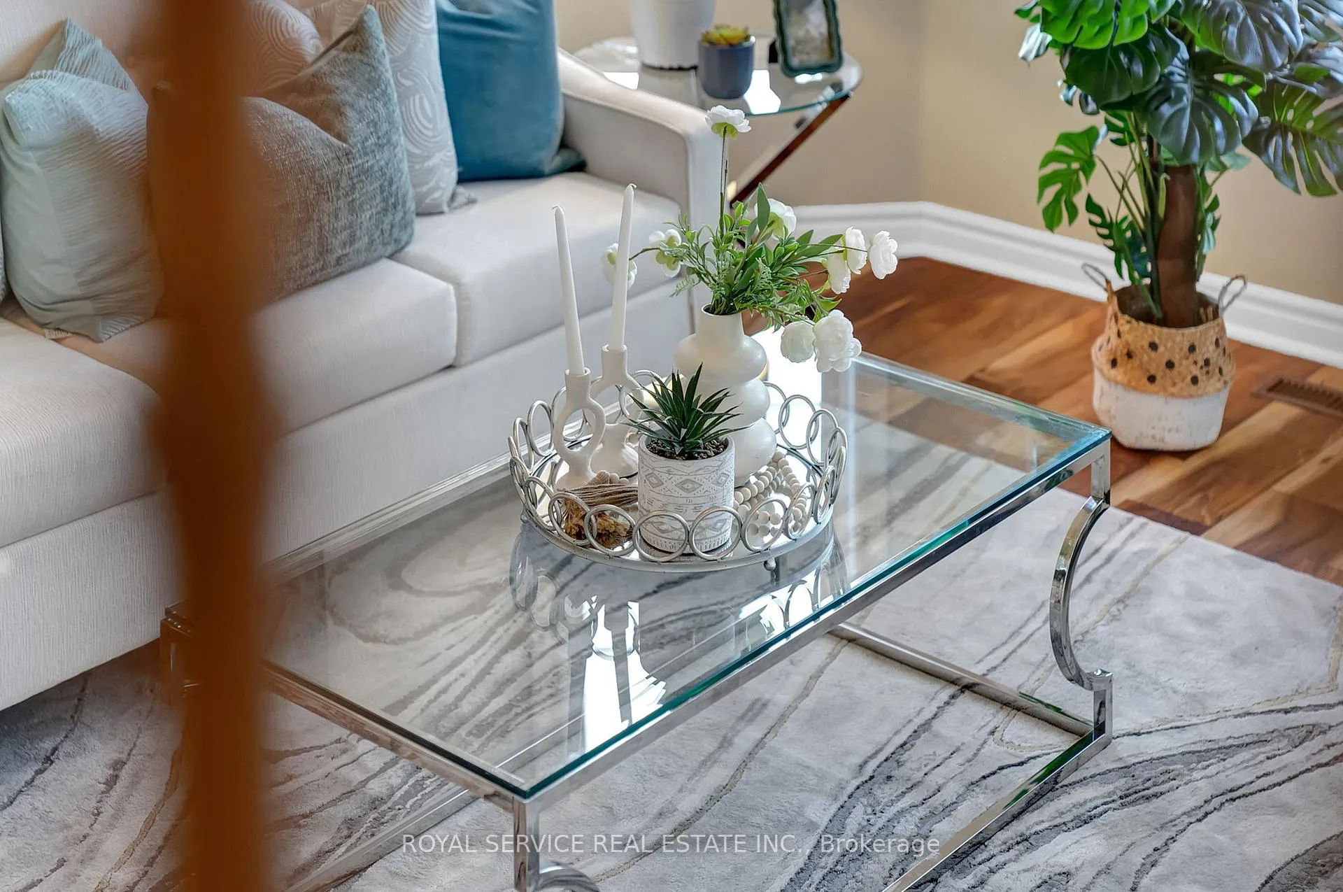 Photo 10 of 86 Carveth Crescent, Clarington, Newcastle — HOMEH