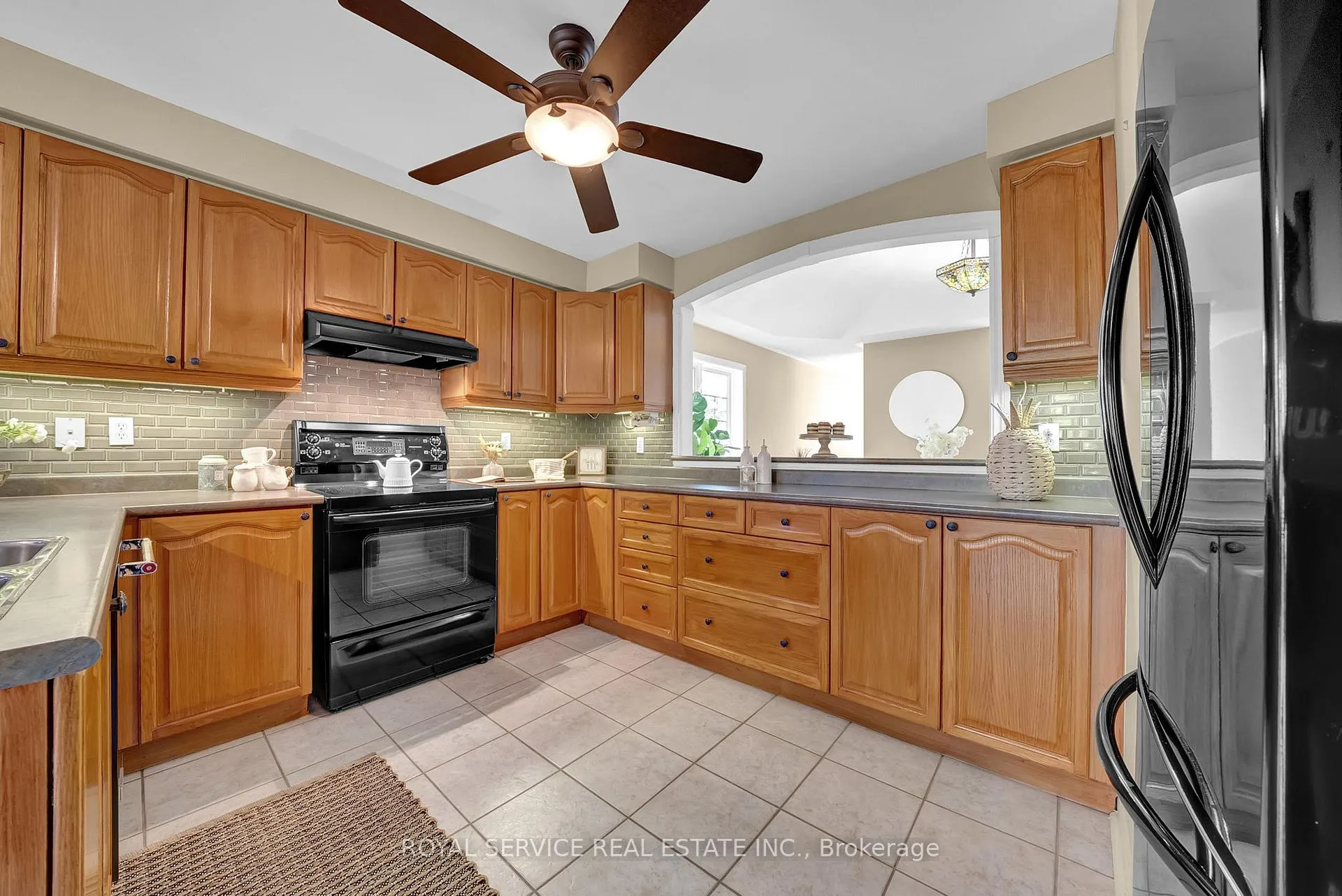 Photo 13 of 86 Carveth Crescent, Clarington, Newcastle — HOMEH