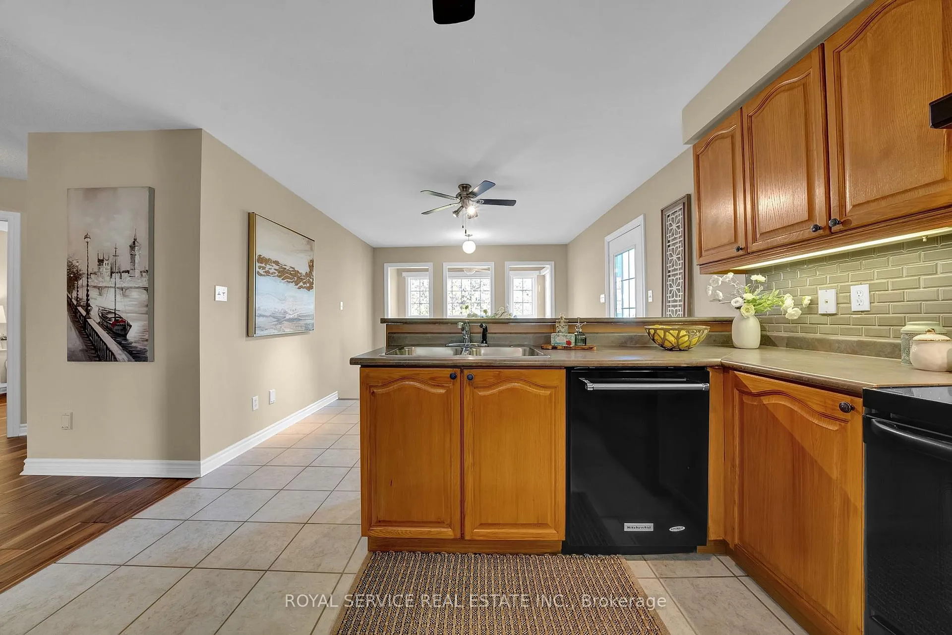Photo 16 of 86 Carveth Crescent, Clarington, Newcastle — HOMEH