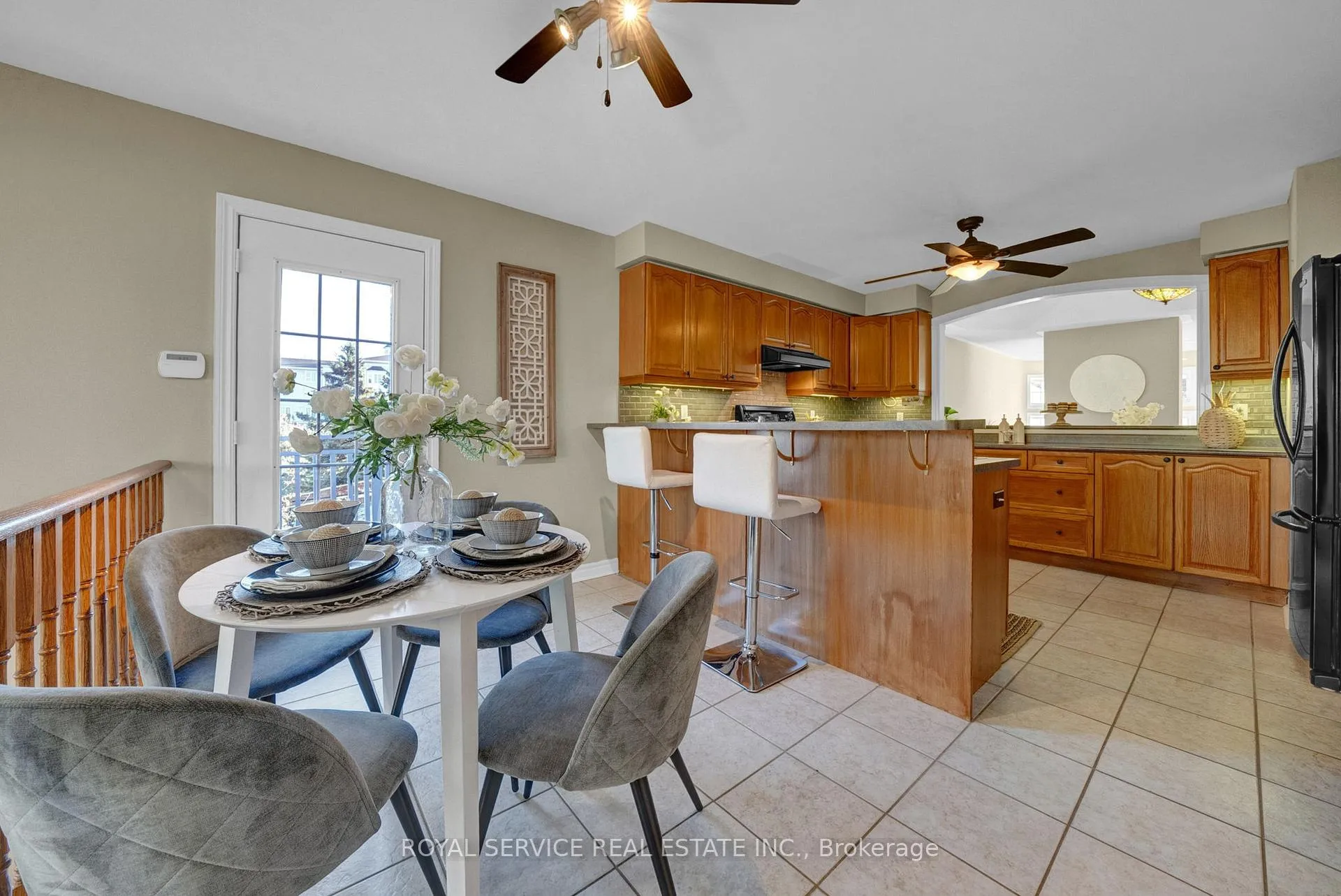 Photo 19 of 86 Carveth Crescent, Clarington, Newcastle — HOMEH