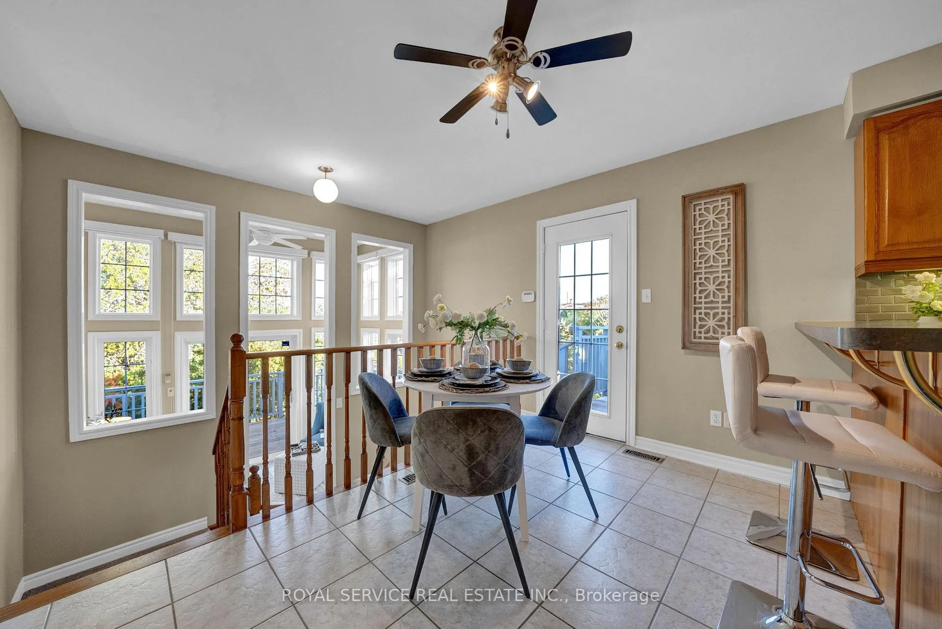 Photo 20 of 86 Carveth Crescent, Clarington, Newcastle — HOMEH