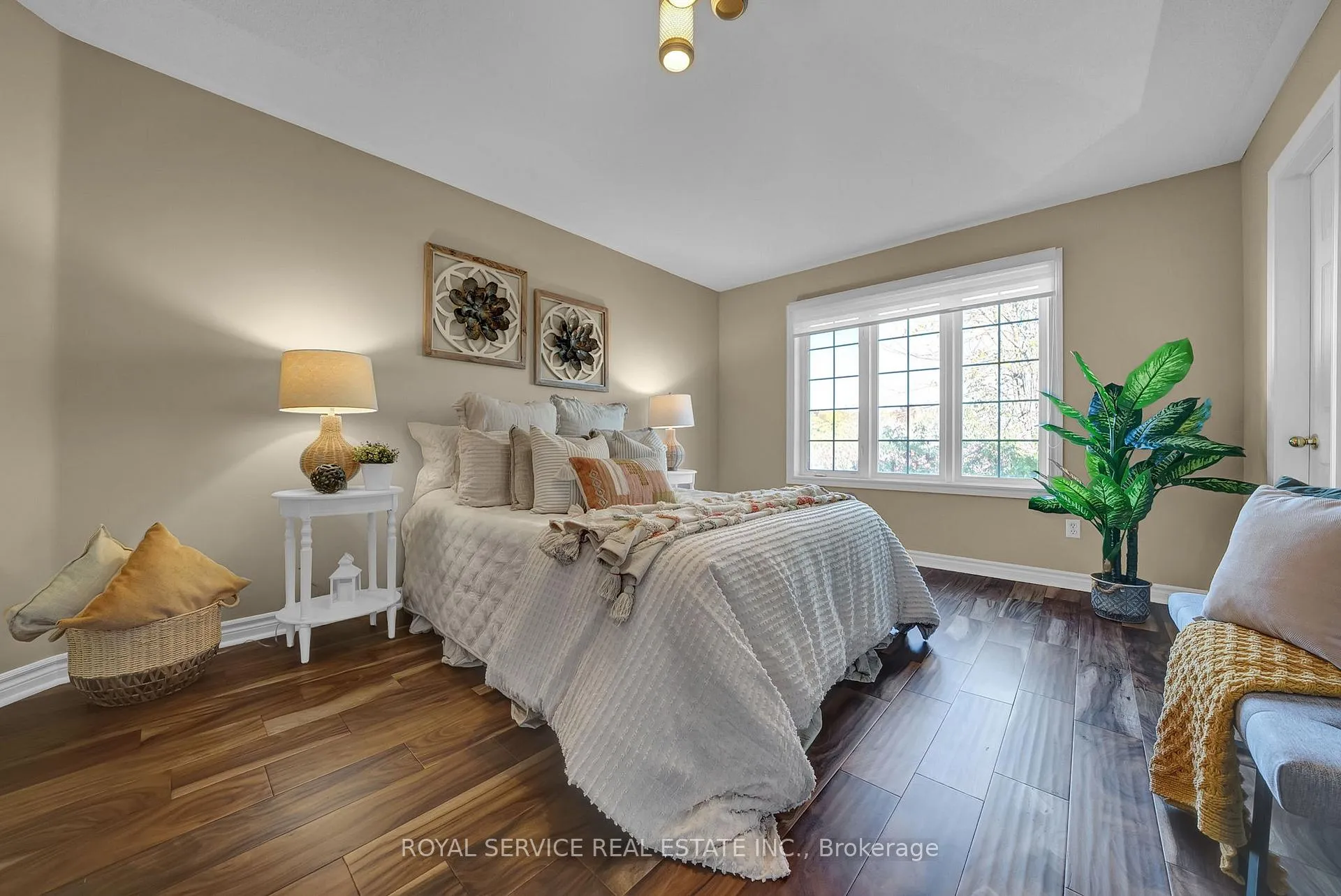Photo 21 of 86 Carveth Crescent, Clarington, Newcastle — HOMEH