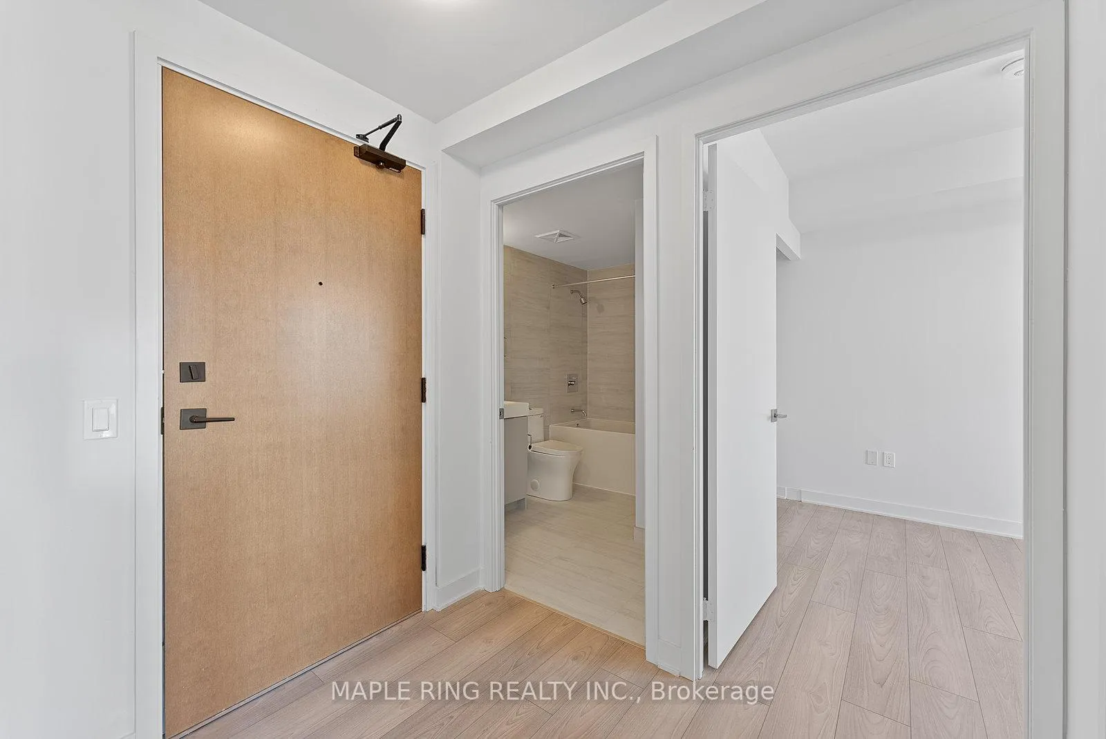 Photo 4 of Unit 5604, 2920 Highway 7 Road, Vaughan, Concord — HOMEH